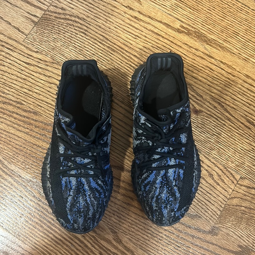 Shoes, size 3 kids size very good condition